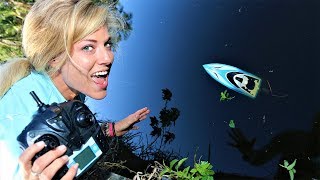 RC Boat CATCHES FISH! Freshwater Fishing