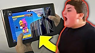 ШКОЛЬНИК РАЗБИЛ СВОЙ ТЕЛЕФОН ИЗ ЗА BRAWL STARS