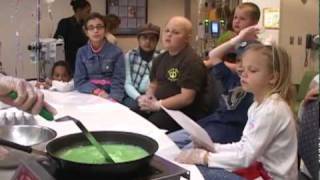 Former NFL Players Encourage Reading at the Childrens Cancer Hospital