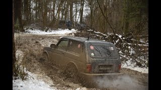 Нивы и УАЗы в грязи и льдах