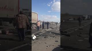 ЛОБ В ЛОБ Жесткая Авария! фура с камазом severe accident two heavy trucks head-on