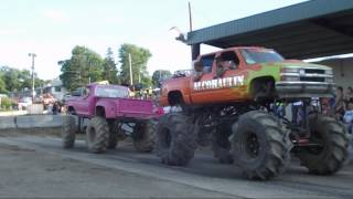 Truck Night @ Yankee Lake Mega Truck Challenge 2012 PT1 Tug o War