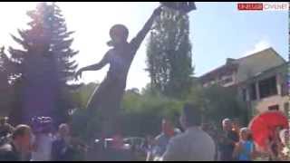 Լեոնիդ Ենգիբարյան. Հովանոց