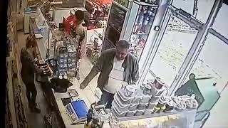 Эксгибиционист в магазине Майкопа
