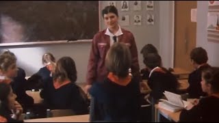 Алиса на уроке английского