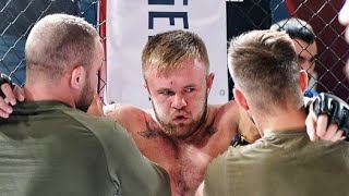 Бой Моряк в отключке от Мастера спорта по боксу!