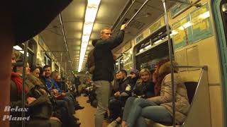 РЕАКЦИЯ ДЕВУШЕК НА БОЛЬШЕЙ Ч##Н ПАРНЯ В МЕТРО