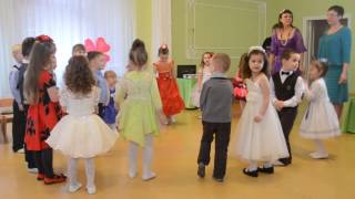 Интересная игра с мамами "Веселый веник" Утренник 8 марта в детском саду