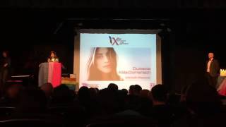 Dulceida recibe el premio Pluma 2016