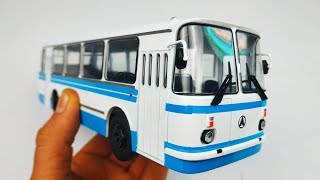 Модель автобуса ЛАЗ-695Н масштаб 1:43. Modimio Наши Автобусы №1 распаковка и обзор. Про машинки.