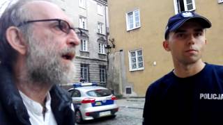 Polska policja zatrzymuje mężczyznę