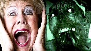 бабушка играет в outlast