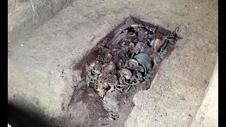 ВЫКОПАЛИ СТАРЫЙ СУНДУК С КЛАДОМ 19 ВЕКА