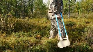 Комбайн для сбора ягод СТОЯ! НЕ СГИБАЯ СПИНЫ! / Harvester for picking berries!