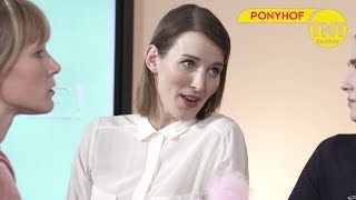 Ponyhof | Journalismus-Gold: Lecken erlaubt. Essen verboten! | TNT Comedy