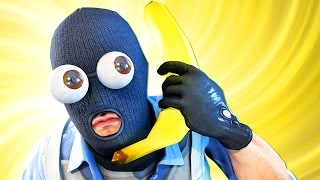 ИСПУГАЛИ И УНИЗИЛИ МАНЬЯКА В CS:GO! ПРАНК ВЫШЕЛ ИЗ ПОД КОНТРОЛЯ! (ПРЯТКИ В КС ГО)
