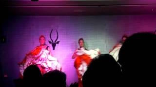 Danseuses de cabaret french cancan