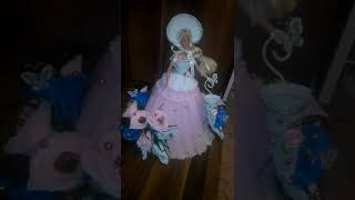 Кукла из конфет и гофрированной бумаги  Doll of sweets and corrugated paper