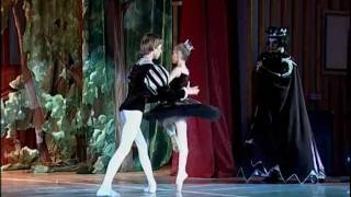 Black Swan pas de deux. 8 years old russian ballerina!!!
