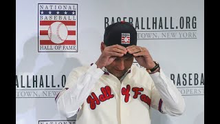 Yankees' Derek Jeter puts on Hall of Fame jersey