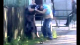 Пьяные бабы дерутся,  драка