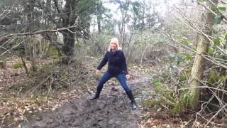 Woman Stuck In The Mud !