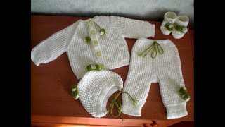 25. Комплекты новорожденным малышам  спицами.