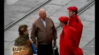 MITOS VASCOS - ERTZAINAS EN SEVILLA