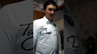 Пьяный мужик танцует под песню Колодец