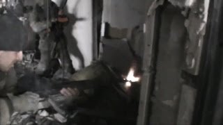Как уничтожают "киборгов" в аэропорту. Бой снимают "Прапор" и "Хрусталик". Ополчение Новороссии.