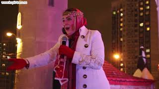 Песня-поздравление “С новым годом, в брызгах шампанского ночь растворяется” фолк-певица Анна Сизова.