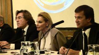 Simona Ventura: "All'Isola dei Famosi indosserò Giorgio Armani Privè"