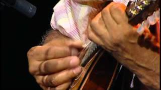 Trio Madeira Brasil | Cochichando (Pixinguinha) | Instrumental Sesc Brasil