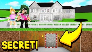 I FOUND *SECRETS* INSIDE MY SISTER'S MANSION!! (Roblox Bloxburg)