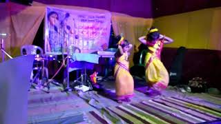 Ei ranga matir pothe lo... Priyoshmita and Enakshi