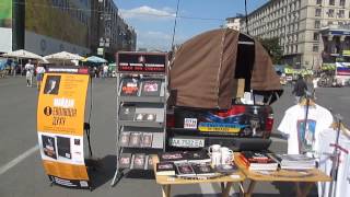 Антін Мухарський робить гешефт на майданопітеках (Майдан Незалежності, Київ)
