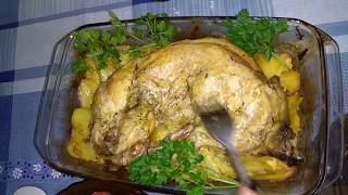 Кролик в духовке с майонезом, яблоками и картофелем.