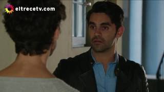Pedro y Agustín compiten por Elena y proponen arreglarlo a las piñas