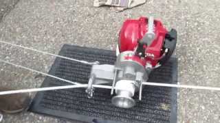 Rope Winch mit Honda Motor Zugkraft bis 1000 kg .
