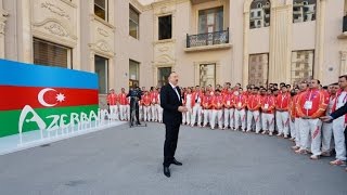 Президент Ильхам Алиев встретился в Деревне атлетов со спортсменами