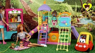 Bebés LOL Surprise y Mama Barbie Se Van al Parque a Jugar