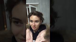 Лена Хромина в прямом эфире 21 12 2019  Потихоньку заезжает  мебель