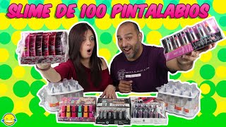 MEZCLANDO 100 PINTALABIOS EN UN SLIME!! Mixing 100 lipsticks into a giant clear slime! Bego y Jordi!