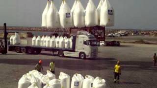 Descarga fertilizante en Big Bags Puerto de Almería