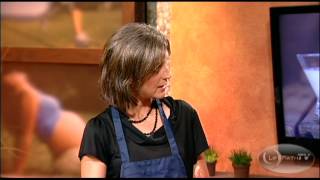 Sarica showing Kelly how to make homemade yogurt on LifePathTV!