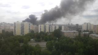 Пожарные вертолеты над горящим заводом ЗиЛ