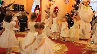 Серебристые снежинки песенка и танец