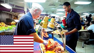 Авианосец США / Более 2,5 тонн индейки на День благодарения