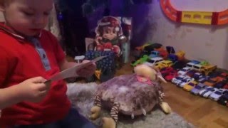 Подарки Никитке от Деда Мороза распаковка игрушек под Новогодней ёлкой