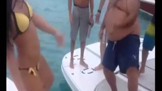 Fat Man vs Sexy Girl dance (+18)